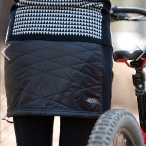 NWOT title nine/Skhoop snow skirt